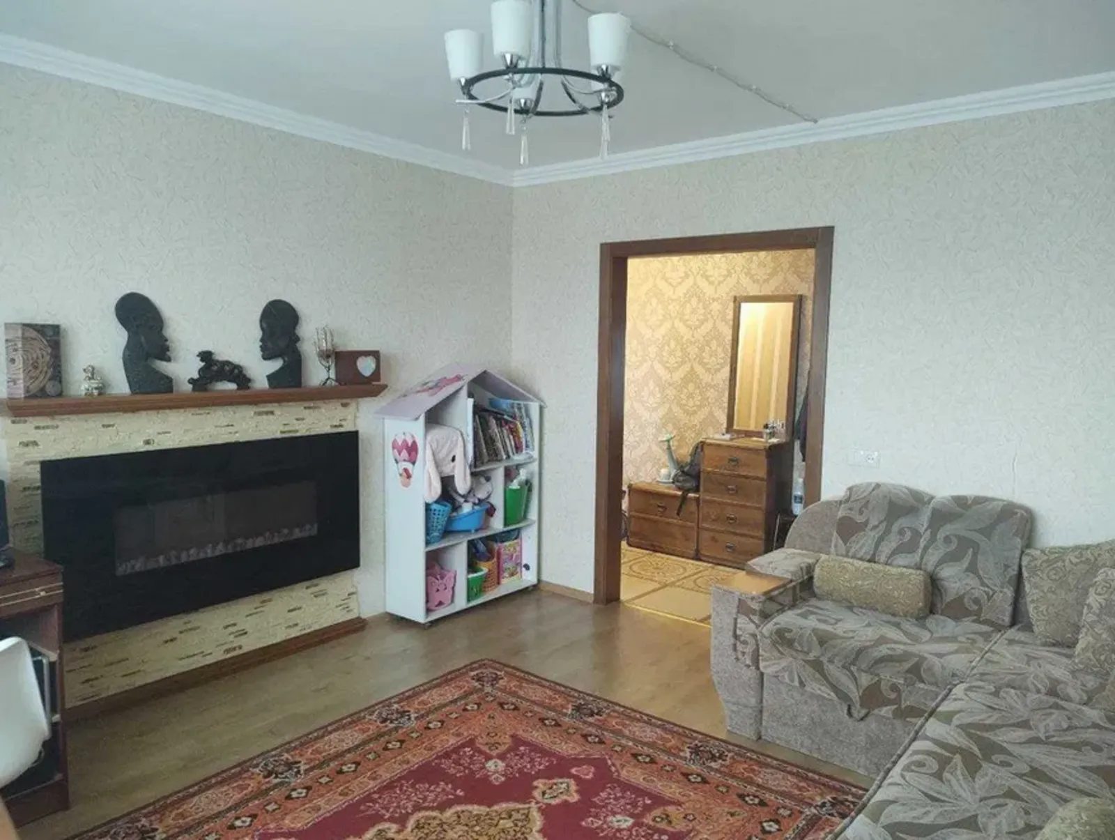 Продаж квартири 3 кімнати, 63 m², 9 пов./10 поверхів. Жадова вул., Кропивницький. 