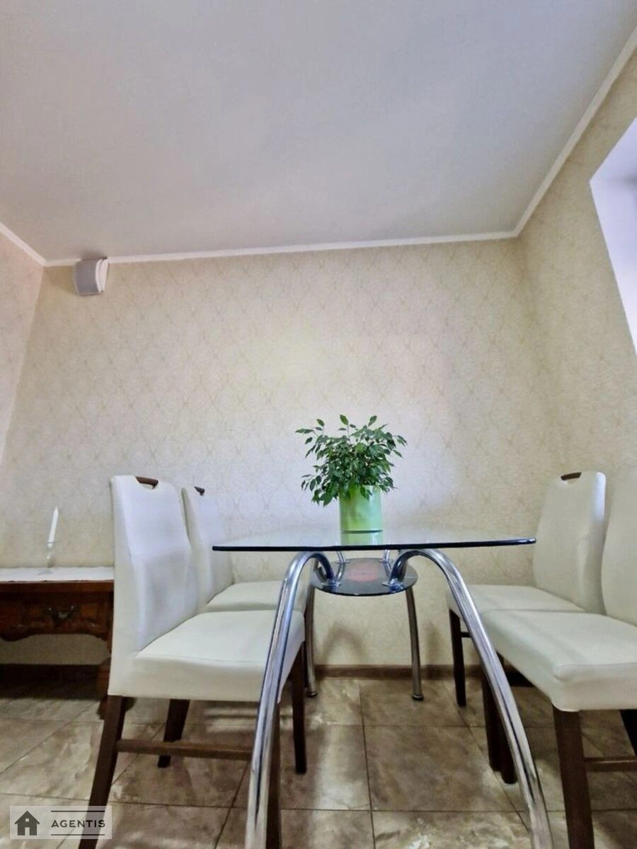 Apartment for rent. 2 rooms, 42 m², 3rd floor/4 floors. 30, Voloshkova , Sofiyivska Borshchahivka. 