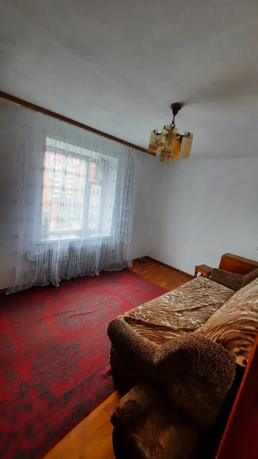 Apartment for rent. 2 rooms, 42 m², 4th floor/5 floors. Karpenka vul., Ternopil. 