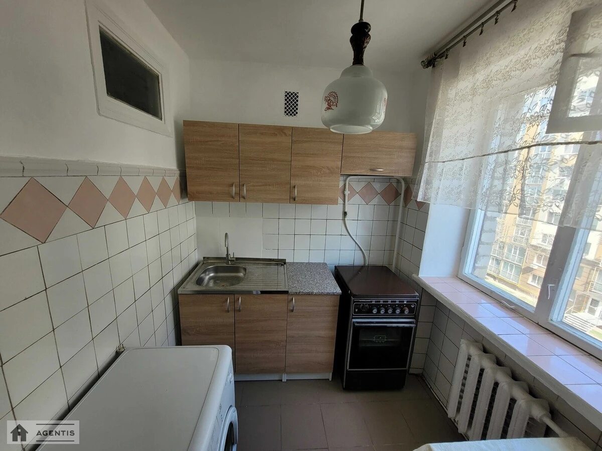 Apartment for rent. 2 rooms, 45 m², 5th floor/5 floors. 26, Svyatoshynska vul., Vyshneve. 