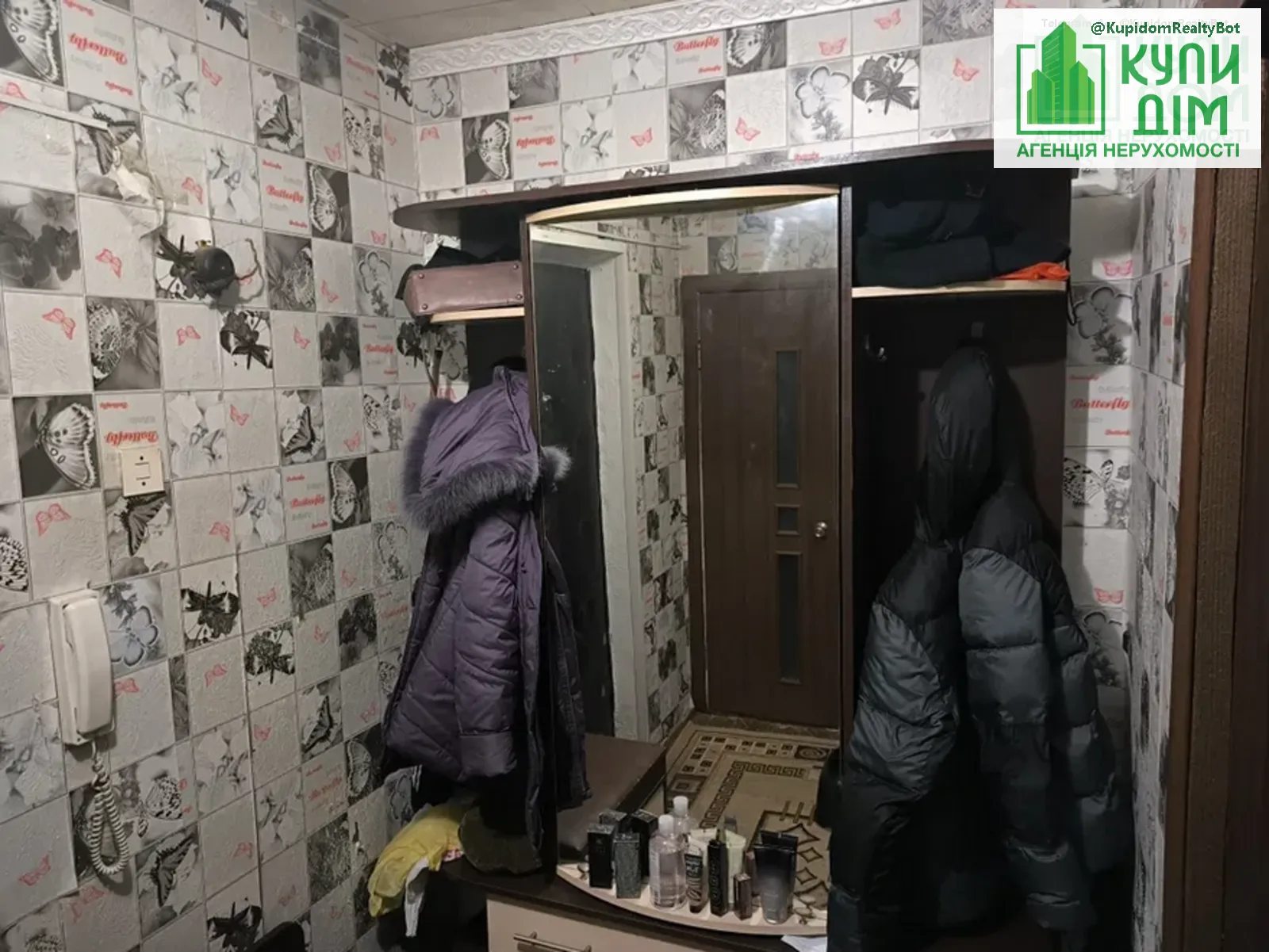 Продаж квартири 1 кімната, 35 m², 3 пов./5 поверхів. Незалежності вул. (Попова), Кропивницький. 