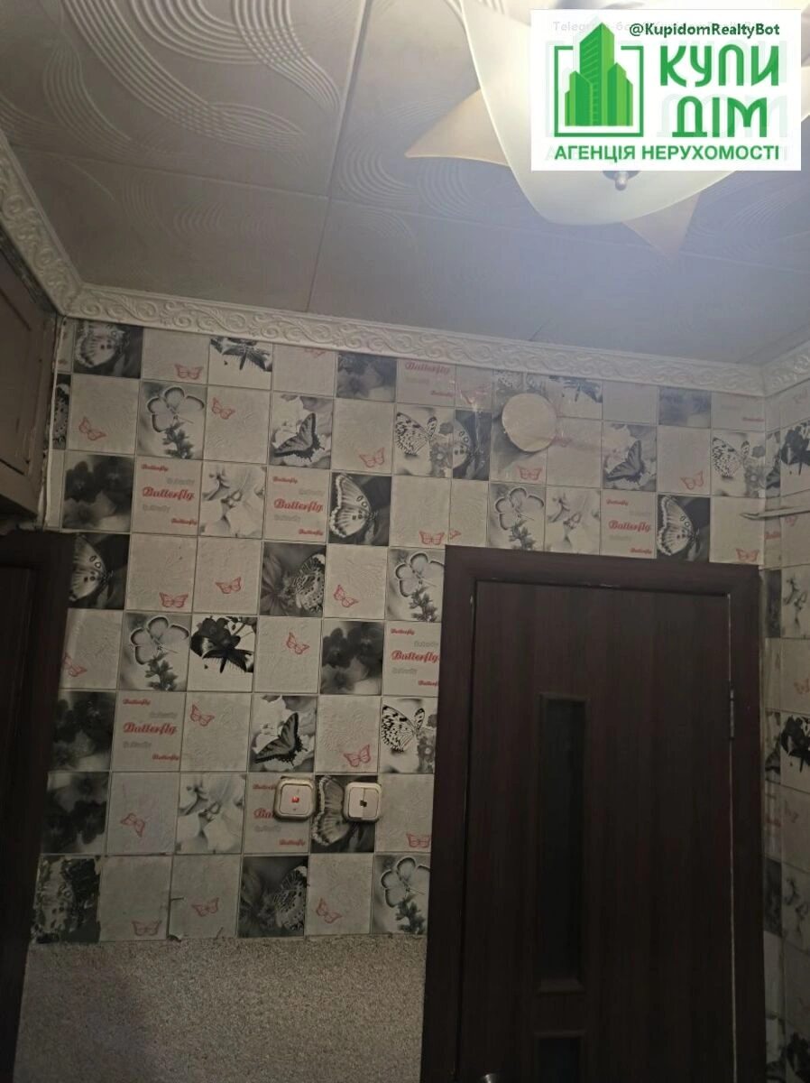 Продаж квартири. 1 room, 35 m², 3rd floor/5 floors. Незалежності вул. (Попова), Кропивницький. 