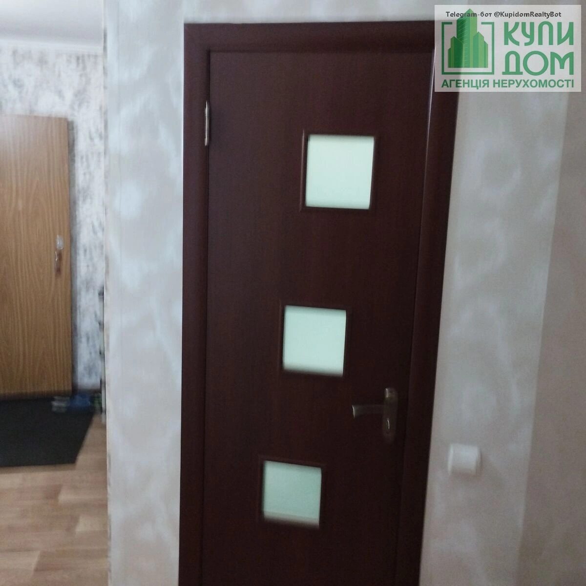 Apartments for sale. 1 room, 39 m², 1st floor/4 floors. Fortechnyy kirovskyy, Kropyvnytskyy. 