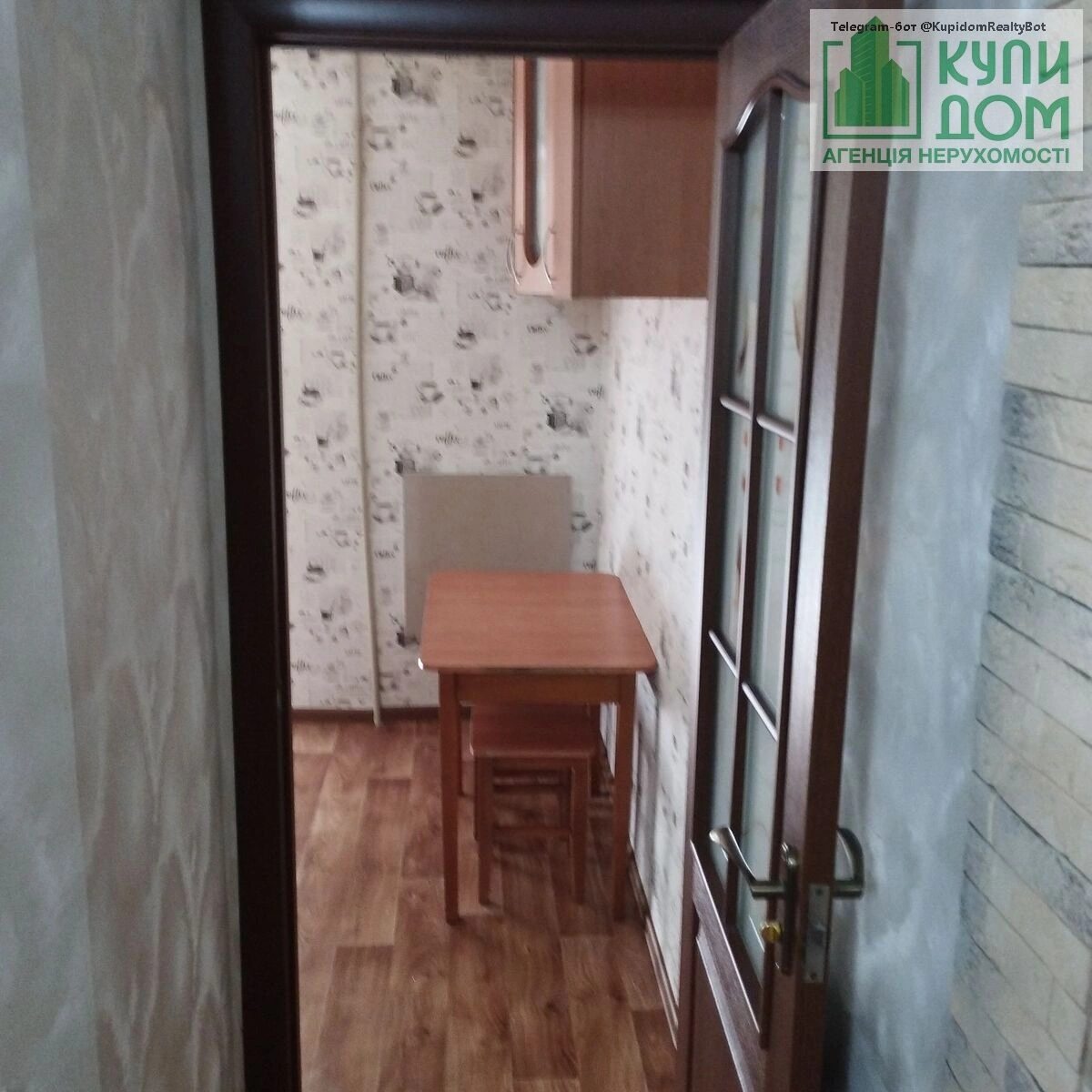 Apartments for sale. 1 room, 39 m², 1st floor/4 floors. Fortechnyy kirovskyy, Kropyvnytskyy. 