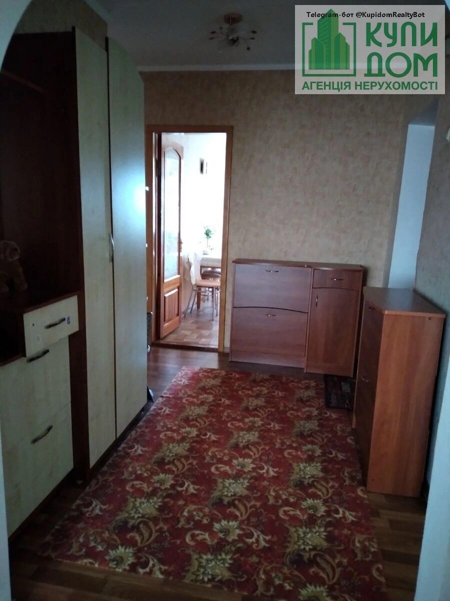 Продаж квартири 3 кімнати, 64 m², 3 пов./3 поверхи. Фортечний (кіровський), Кропивницький. 