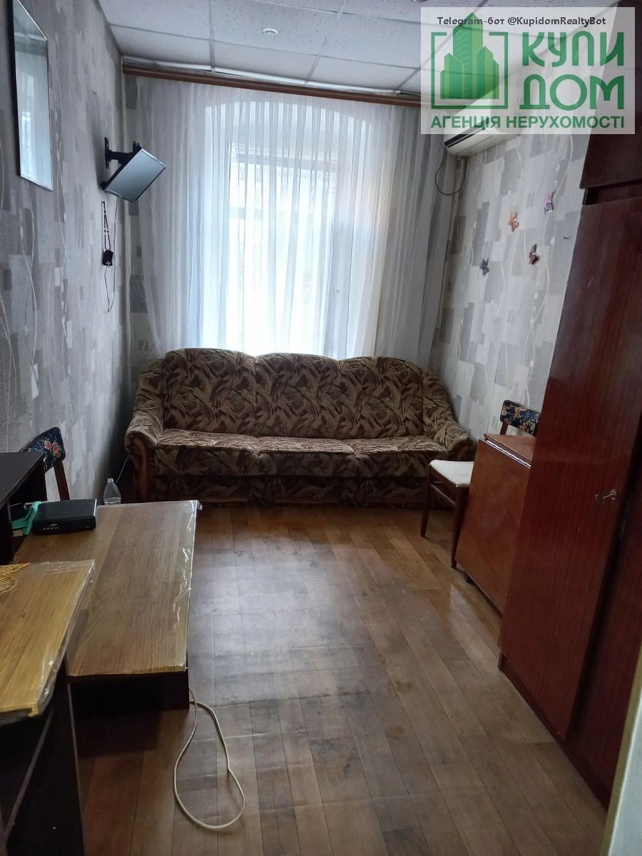 Продаж квартири 1 кімната, 30 m², 1 пов./2 поверхи. Віктора Чміленка вул. (Дзержинського), Кропивницький. 