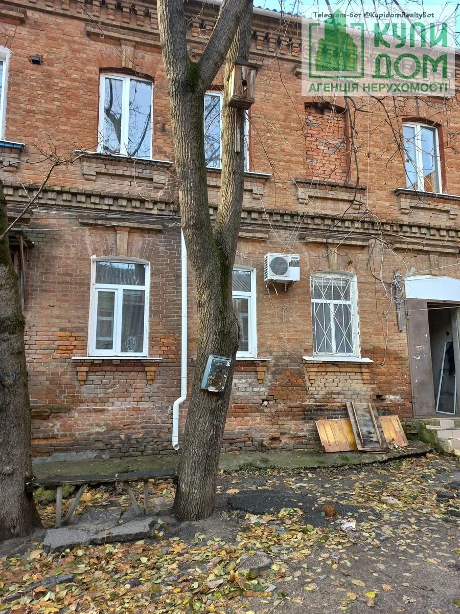 Продаж квартири 1 кімната, 30 m², 1 пов./2 поверхи. Віктора Чміленка вул. (Дзержинського), Кропивницький. 