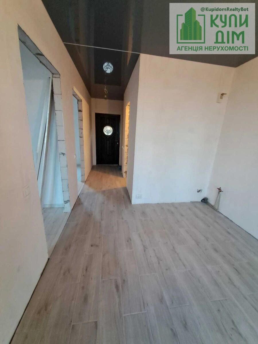 Продаж квартири 2 кімнати, 40 m², 1 пов./2 поверхи. Подільський (ленінський), Кропивницький. 