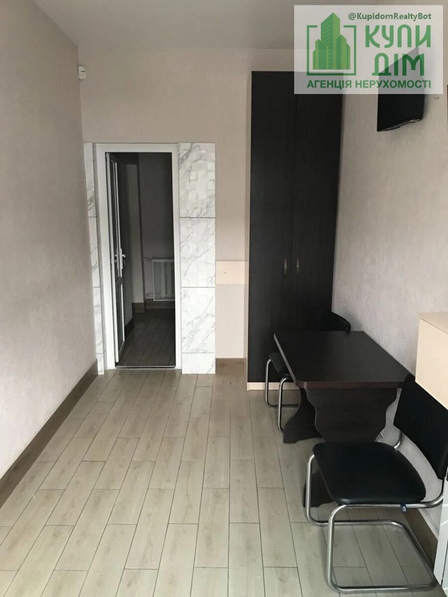 Продаж квартири 2 кімнати, 20 m², 1 пов./1 пов.. Шевченко вул., Кропивницький. 