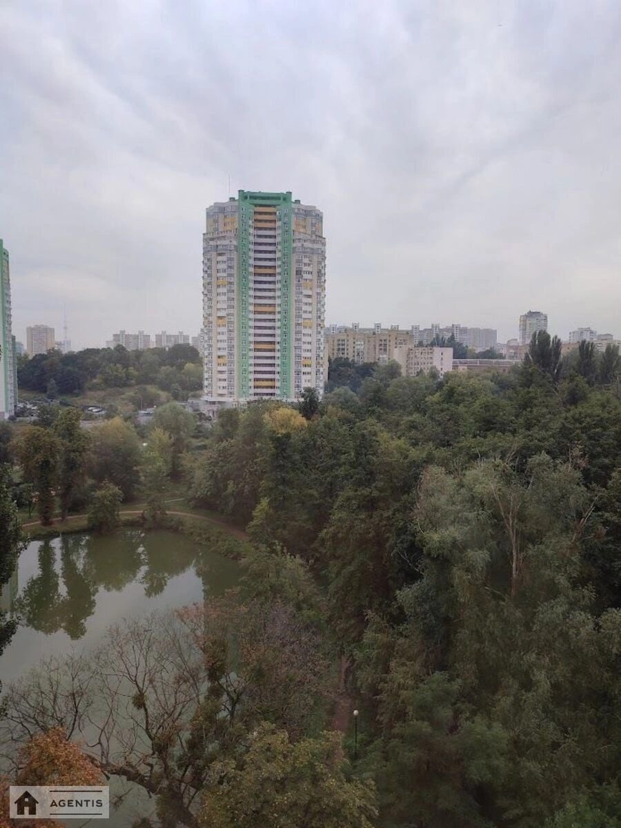 Apartment for rent. 3 rooms, 72 m², 10th floor/16 floors. 1, Osypovskogo 1, Kyiv. 