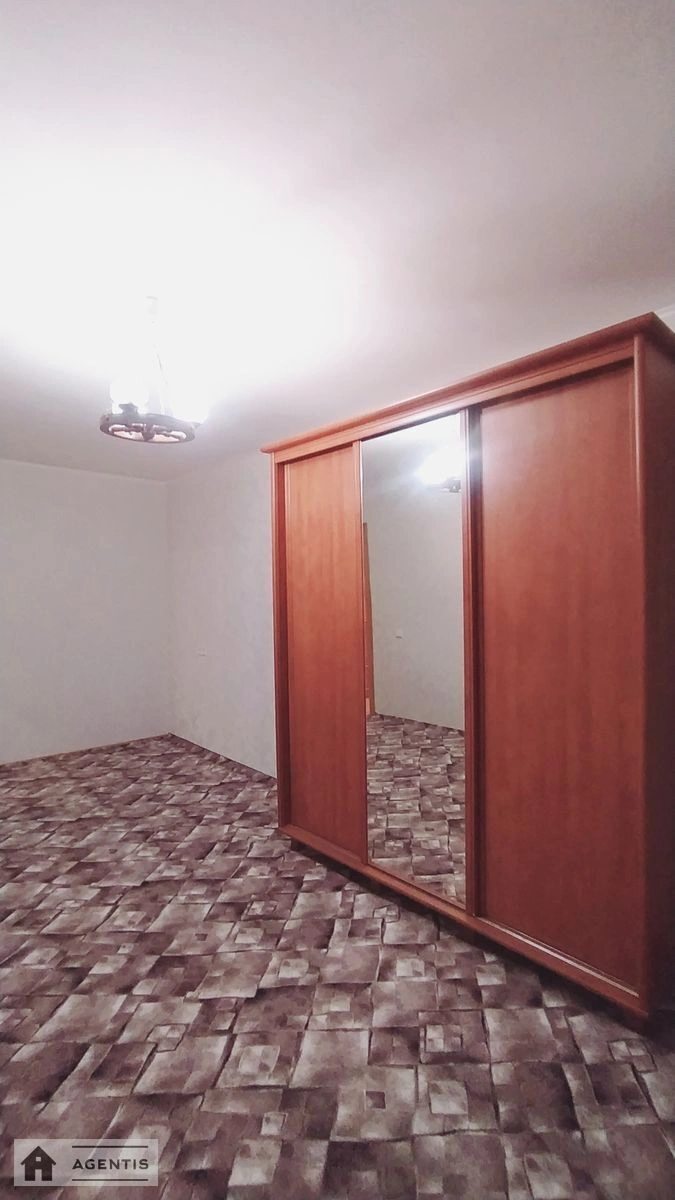 Сдам квартиру. 2 rooms, 48 m², 6th floor/9 floors. 40, Милютенко 40, Киев. 