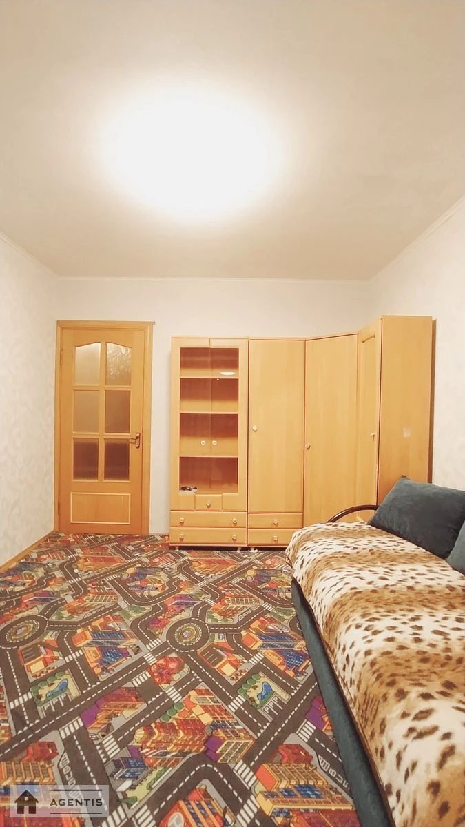Сдам квартиру. 2 rooms, 48 m², 6th floor/9 floors. 40, Милютенко 40, Киев. 