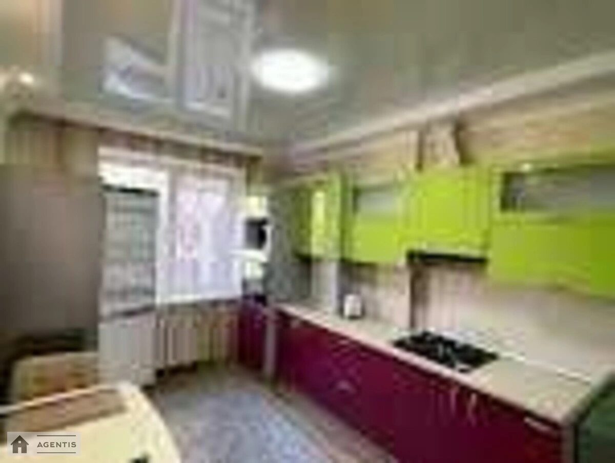 Apartment for rent. 1 room, 42 m², 2nd floor/9 floors. 9, Hetmanska , Sofiyivska Borshchahivka. 