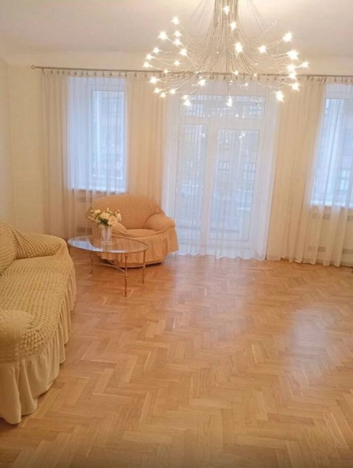 Apartments for sale. 3 rooms, 85 m², 2nd floor/7 floors. 103, Sichovyh Strliltsiv 103, Kyiv. 