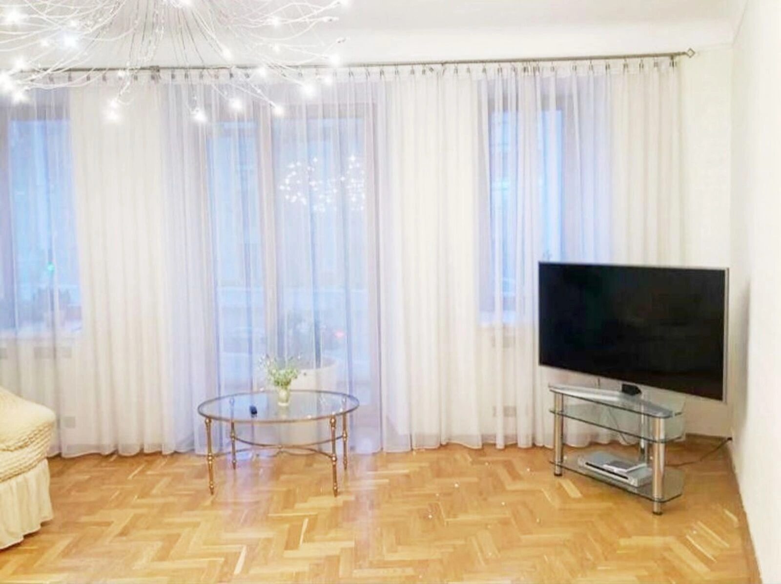 Apartments for sale. 3 rooms, 85 m², 2nd floor/7 floors. 103, Sichovyh Strliltsiv 103, Kyiv. 