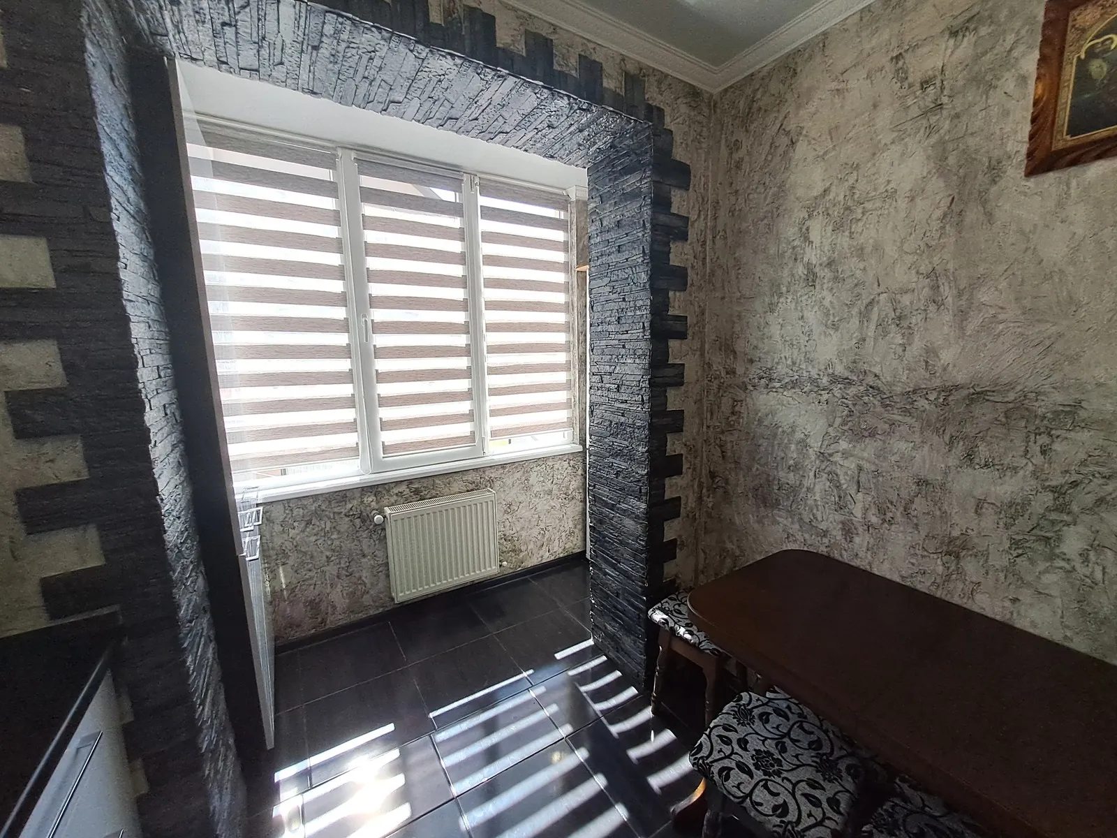 Apartments for sale. 2 rooms, 44 m², 1st floor/3 floors. Obyizna vul., Ternopil. 