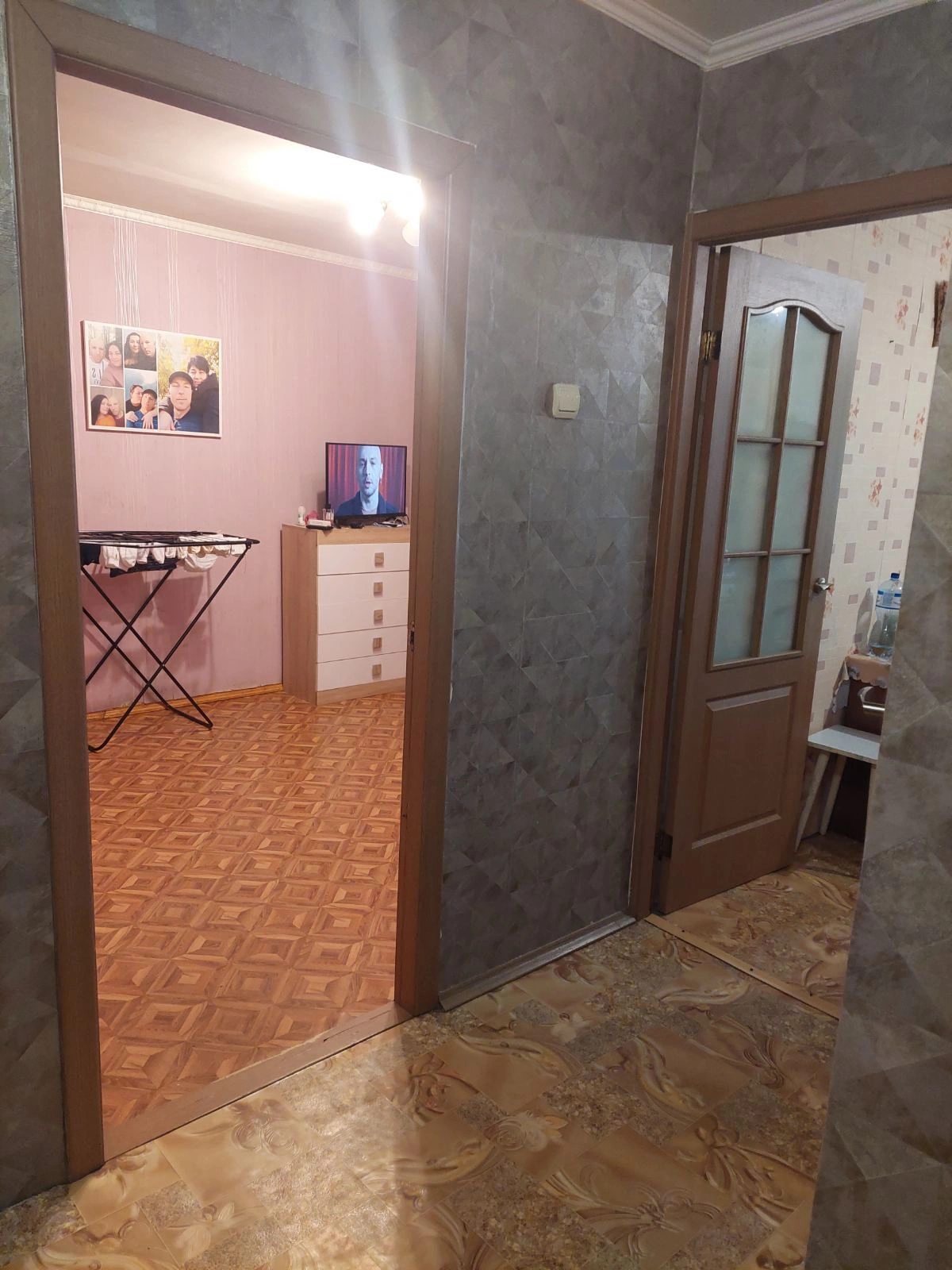 Apartments for sale. 1 room, 46 m², 1st floor/5 floors. 8, Tereshkovoy , Odesa. 
