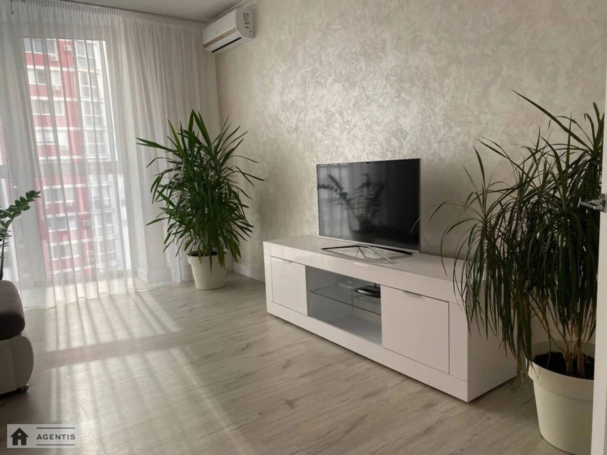 Сдам квартиру. 2 rooms, 70 m², 12 floor/25 floors. Драгоманова, Киев. 
