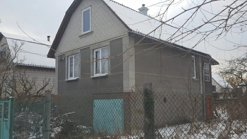 House for sale. 4 rooms, 94 m², 3 floors. 26, Sadovaya, Brovary. 