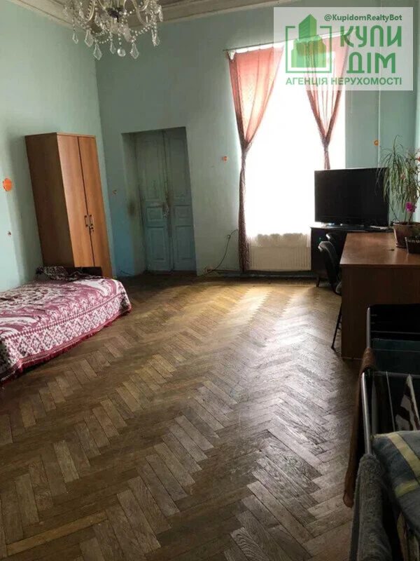 Apartments for sale. 4 rooms, 100 m², 2nd floor/2 floors. Tarasa Karpy Tymyryazeva ulytsa, Kropyvnytskyy. 