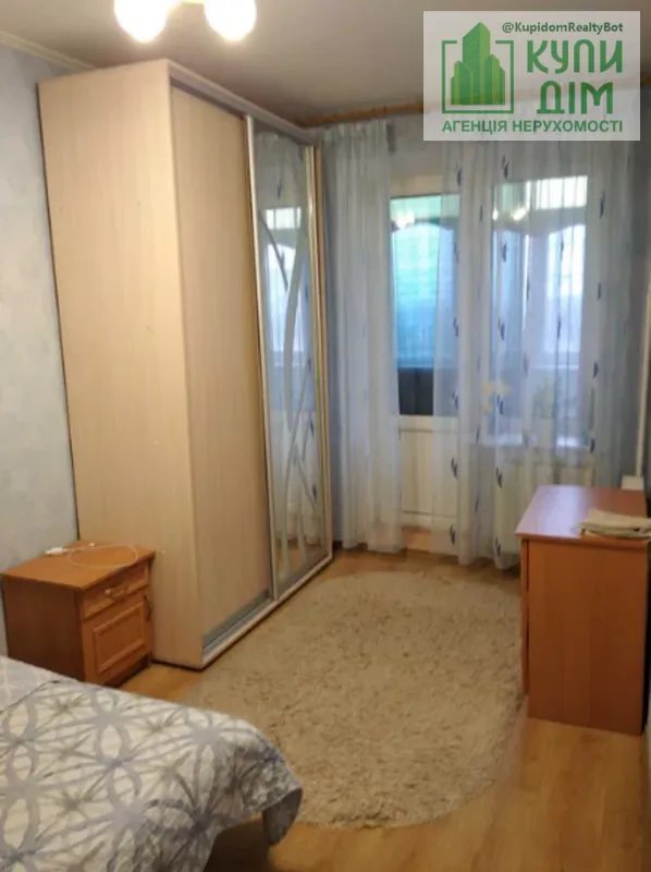 Apartments for sale. 4 rooms, 69 m², 6th floor/9 floors. Popova , Kropyvnytskyy. 