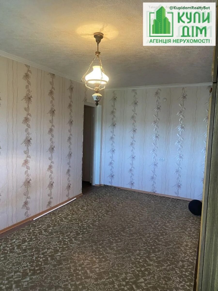 Продаж квартири 2 кімнати, 45 m², 5 пов./5 поверхів. Подільський (ленінський), Кропивницький. 