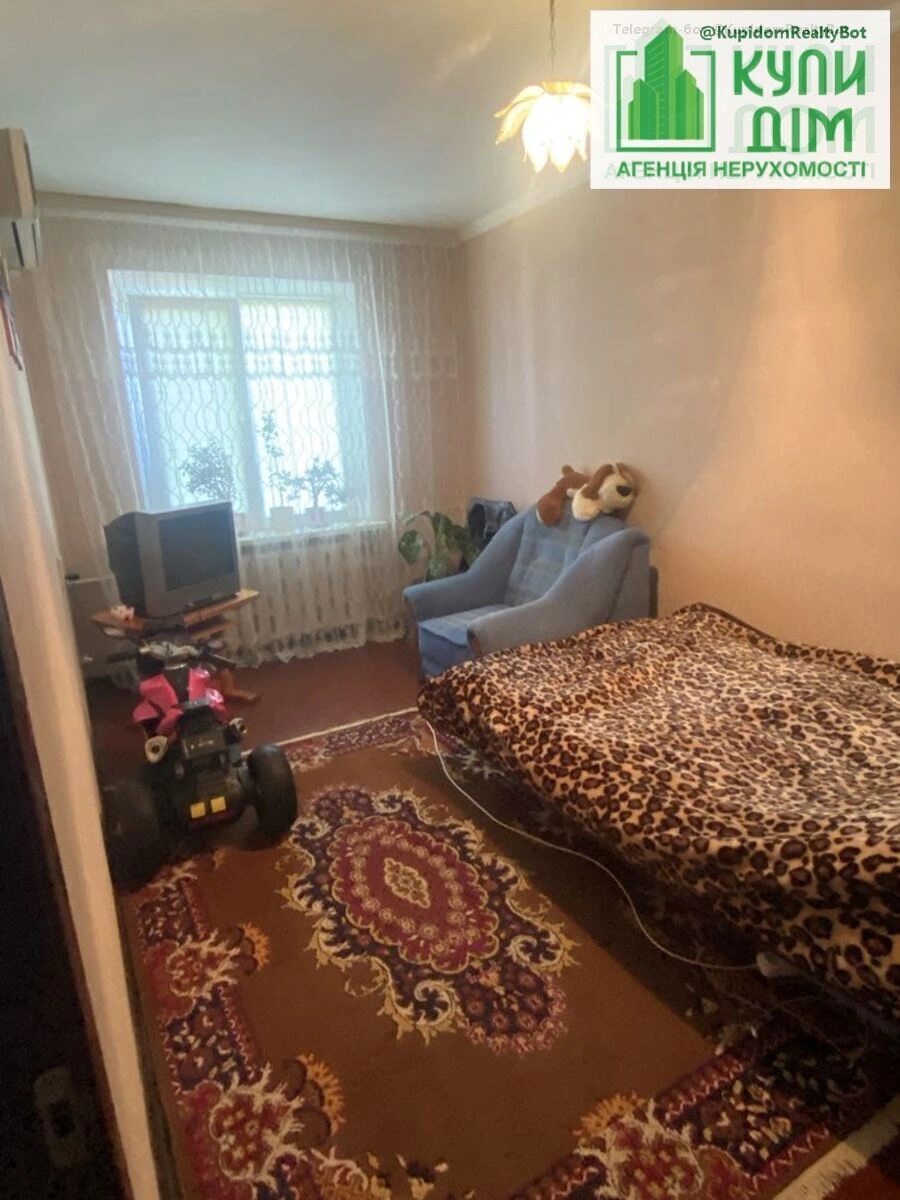 Продаж квартири 2 кімнати, 45 m², 5 пов./5 поверхів. Подільський (ленінський), Кропивницький. 