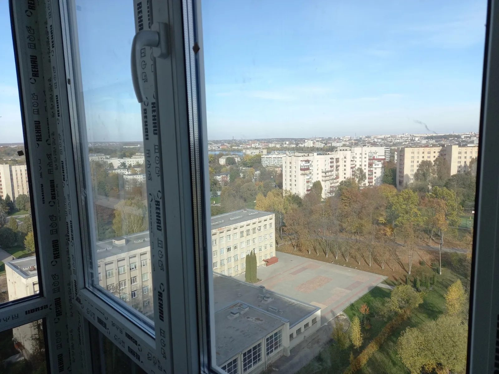 Продаж квартири. 2 rooms, 72 m², 11 floor/11 floors. Тролейбусна , Тернопіль. 