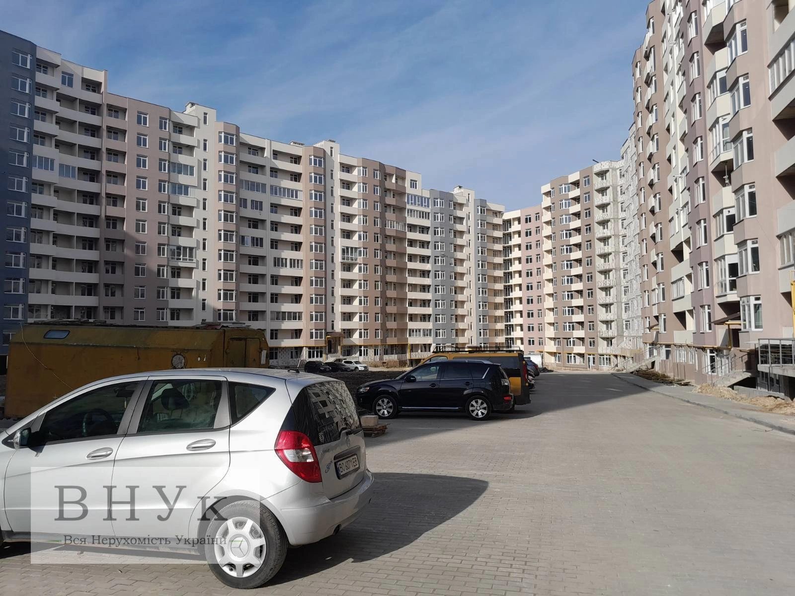 Apartments for sale. 1 room, 45 m², 10th floor/11 floors. Kyyivska vul., Ternopil. 