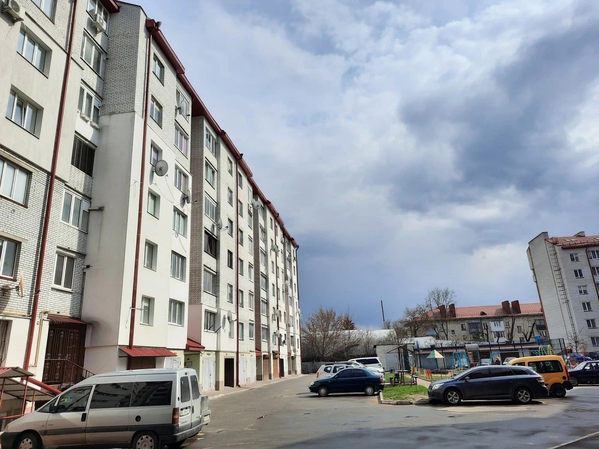 Продаж квартири. 3 rooms, 95 m², 6th floor/6 floors. Лозовецька вул., Тернопіль. 