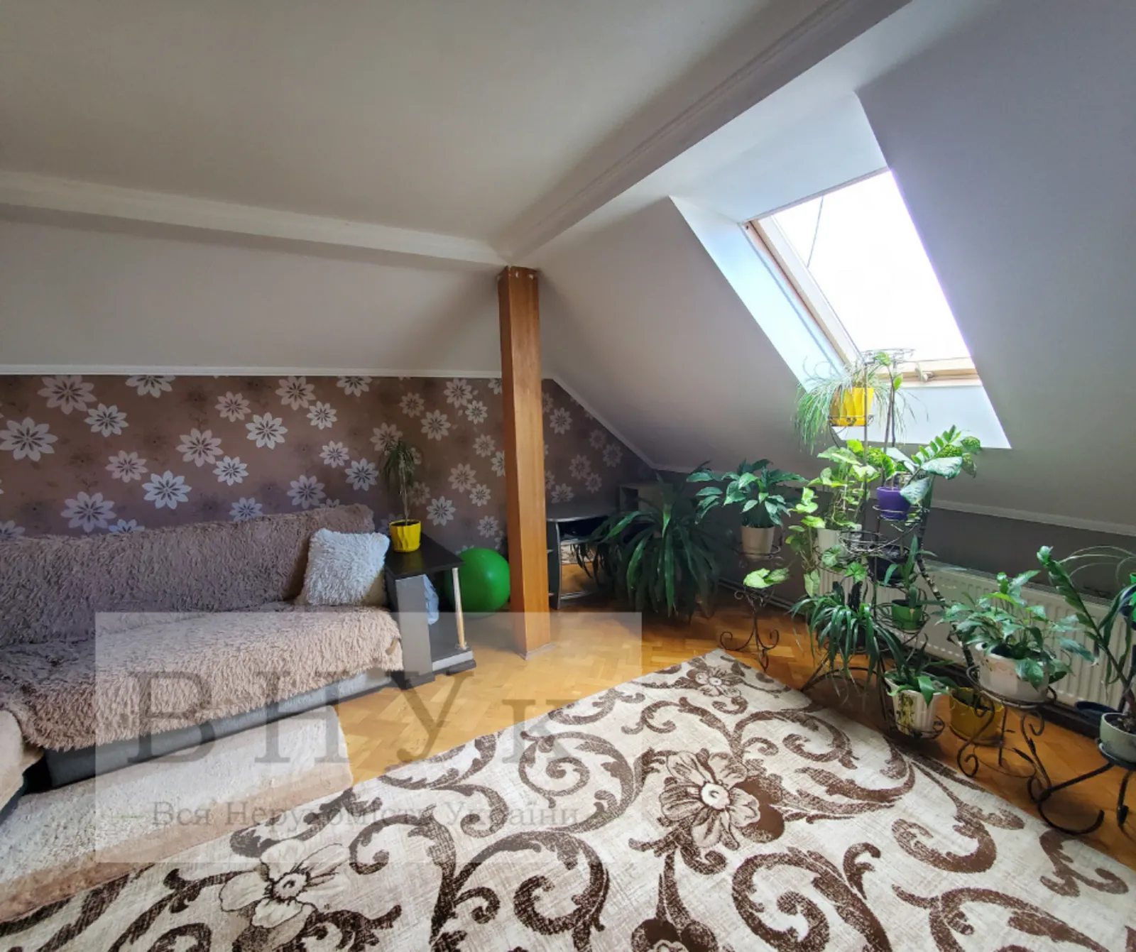 Apartments for sale. 3 rooms, 78 m², 5th floor/5 floors. Novyy Svit vul., Ternopil. 