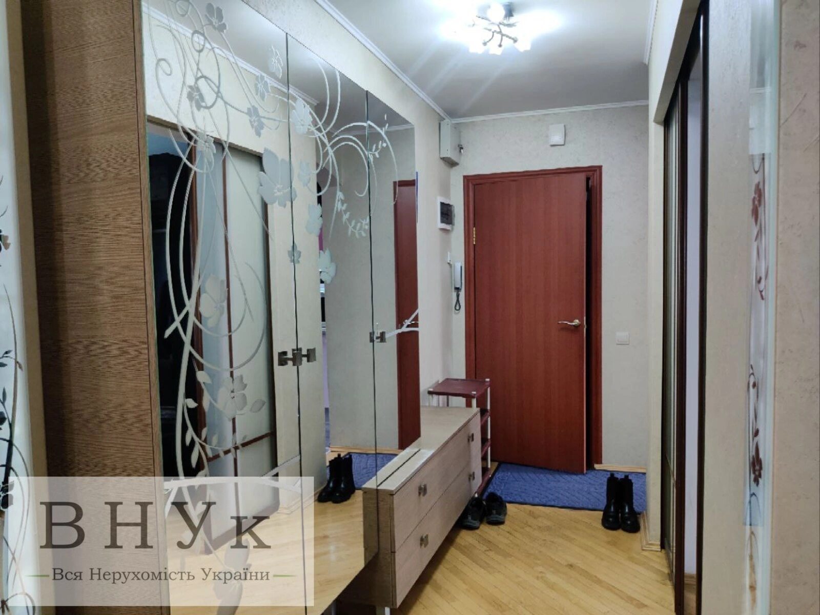 Продаж квартири. 3 rooms, 67 m², 6th floor/9 floors. Чорновола , Львів. 