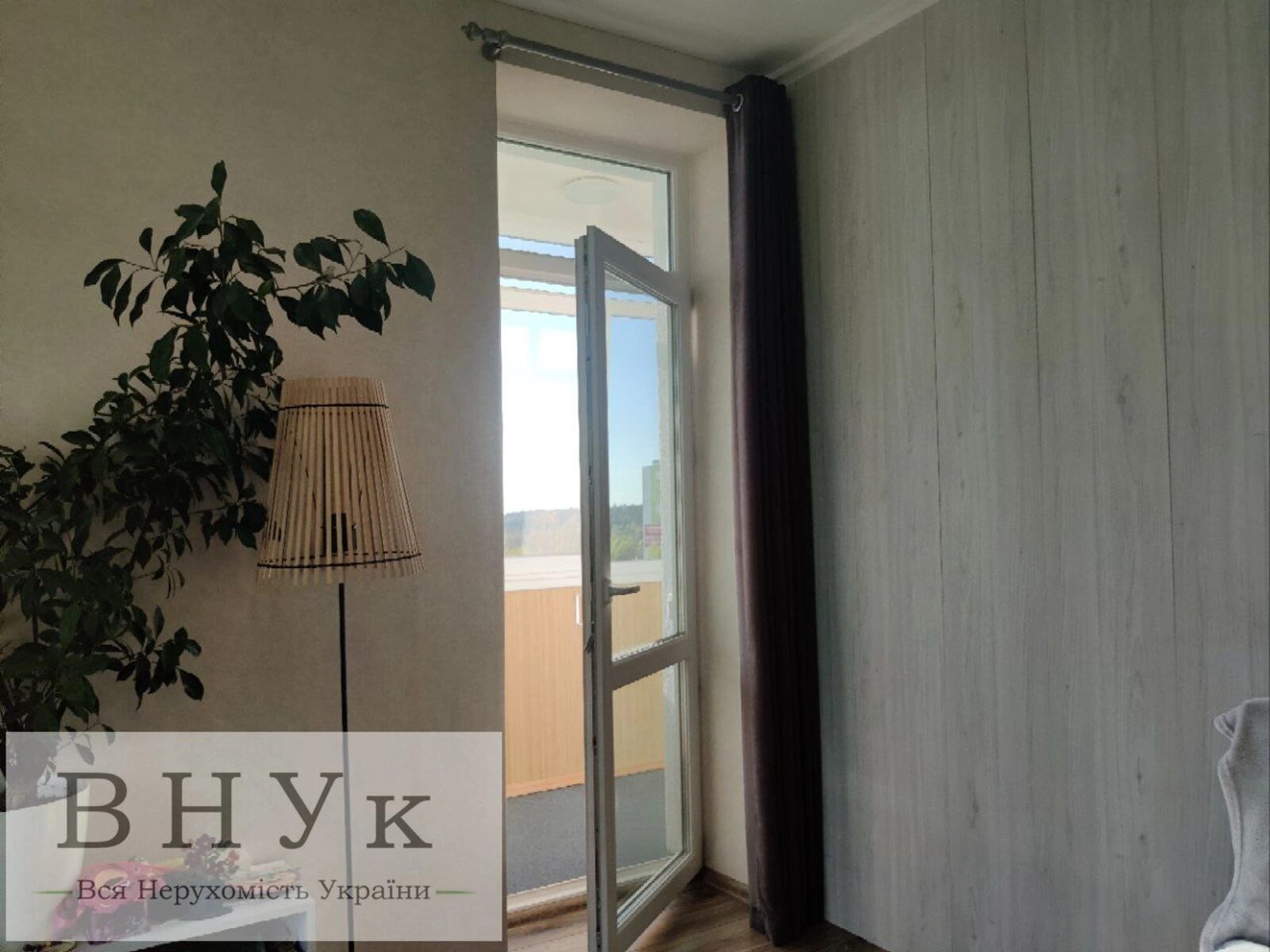 Apartments for sale. 1 room, 43 m², 7th floor/10 floors. Velychkovskoho vul., Lviv. 