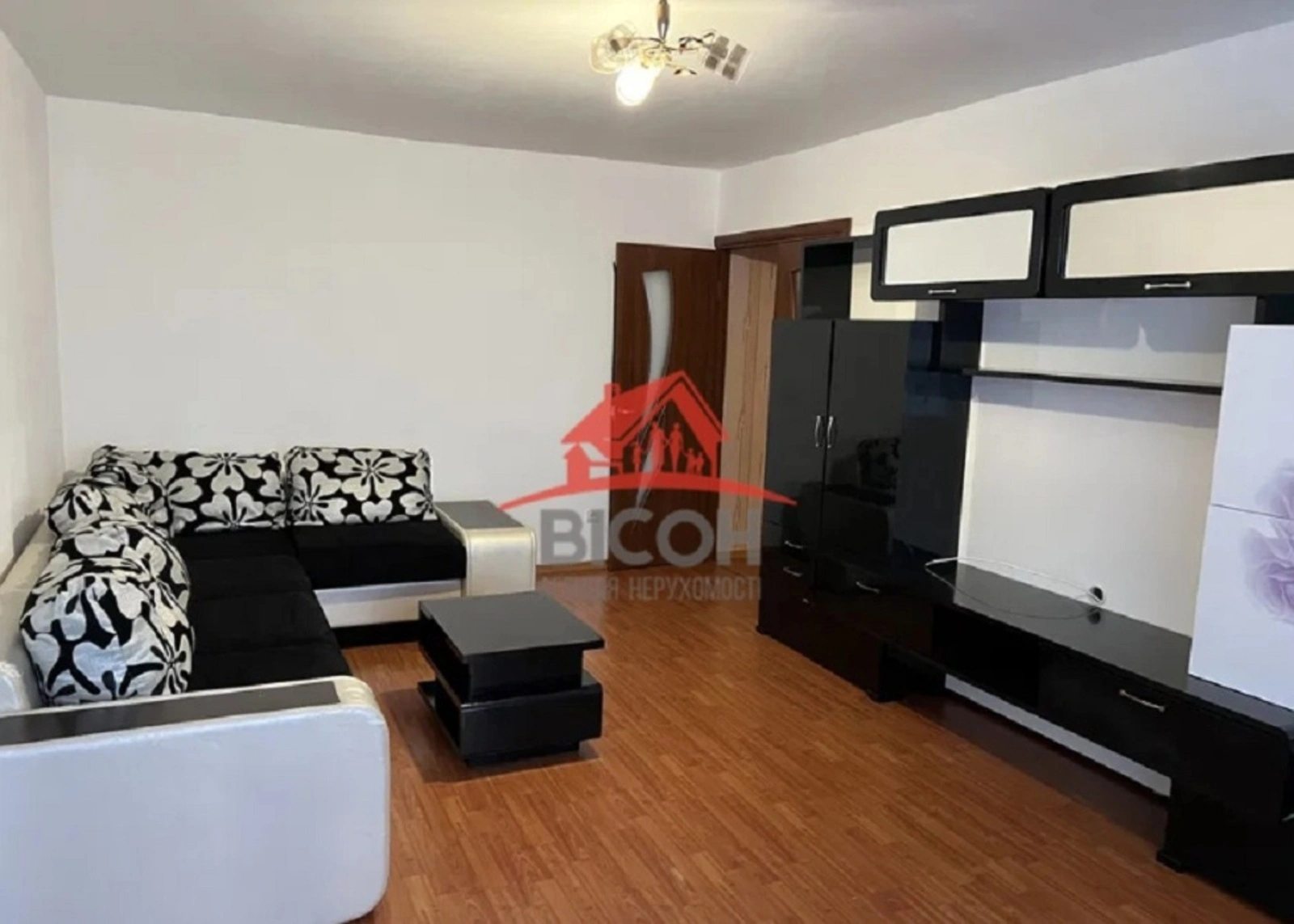 Apartment for rent. 3 rooms, 80 m², 1st floor/9 floors. Luchakivskoho vul., Ternopil. 