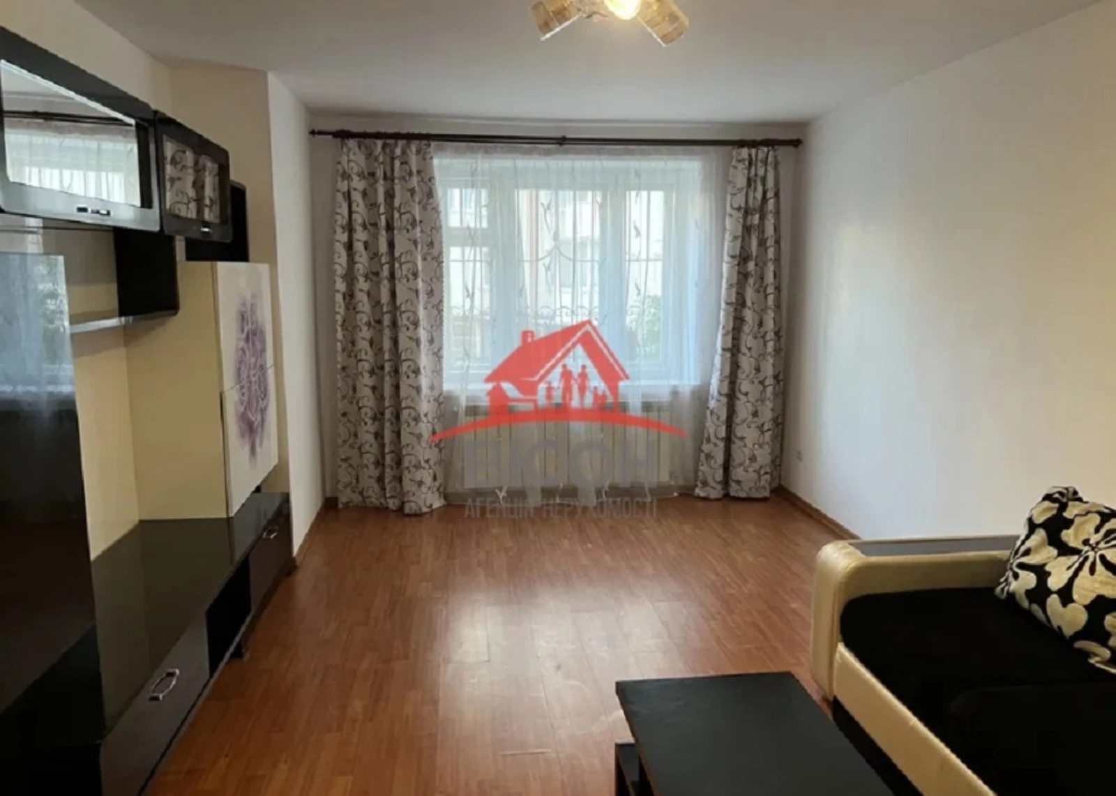 Apartment for rent. 3 rooms, 80 m², 1st floor/9 floors. Luchakivskoho vul., Ternopil. 