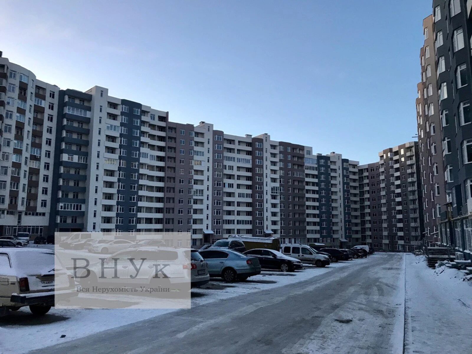 Apartments for sale. 1 room, 49 m², 2nd floor/11 floors. Kyyivska vul., Ternopil. 