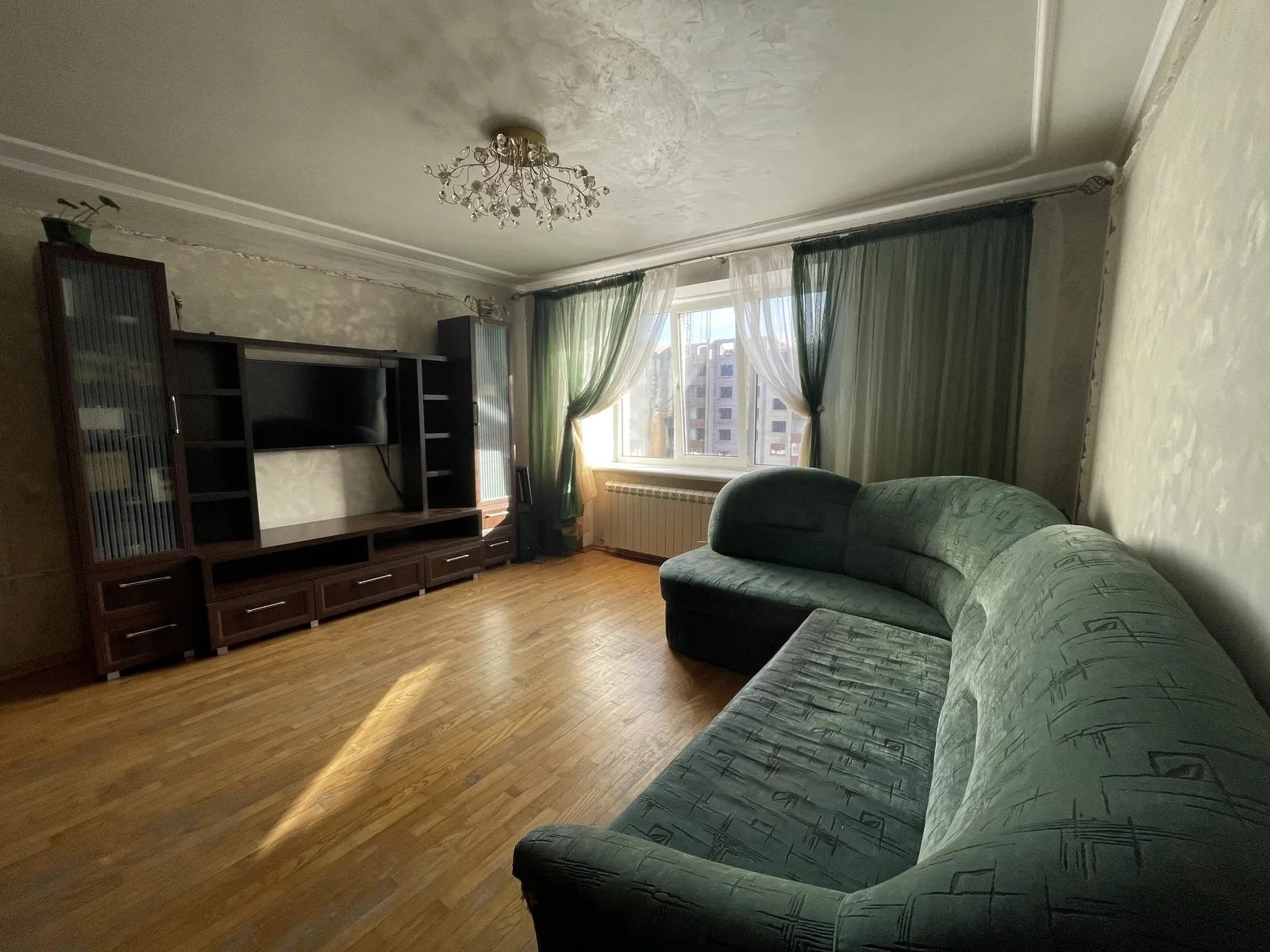 Apartments for sale 3 rooms, 95 m², 6th fl./6 floors. Kurbasa L. , Ternopil. 