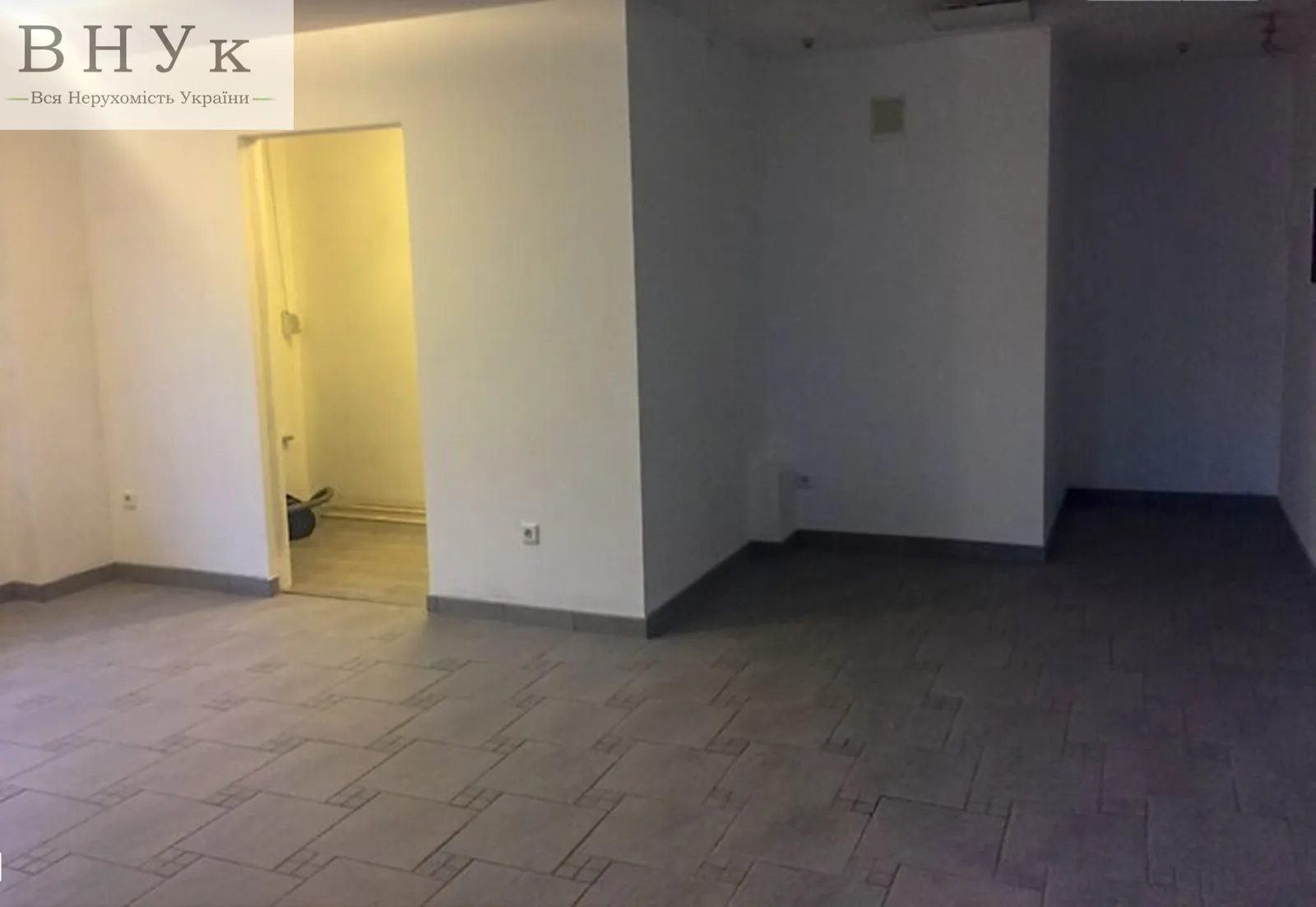 Commercial space for sale. 65 m², 1st floor/4 floors. Ruska vul., Ternopil. 