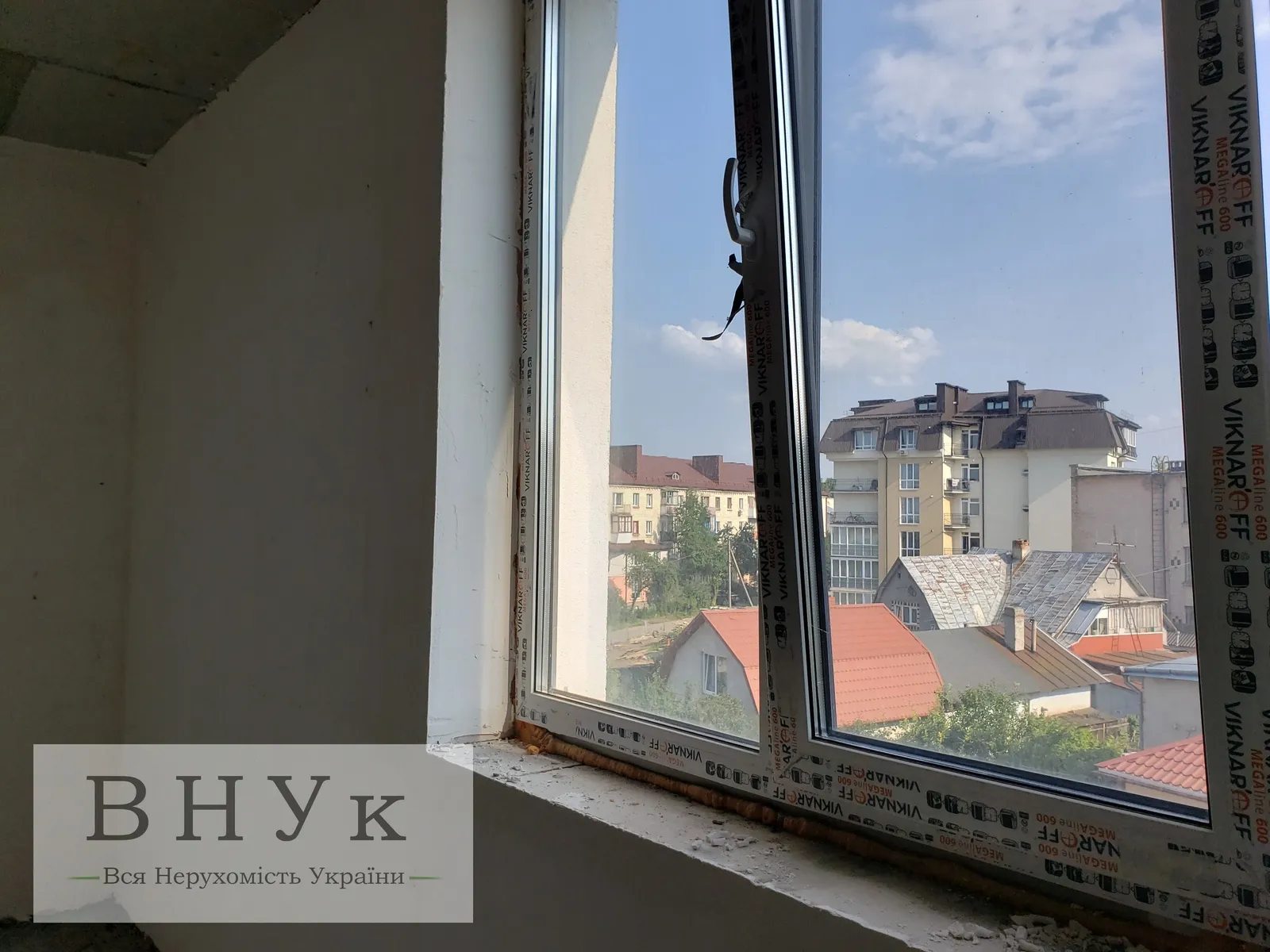 Apartments for sale. 2 rooms, 69 m², 4th floor/6 floors. Petrykivska , Ternopil. 