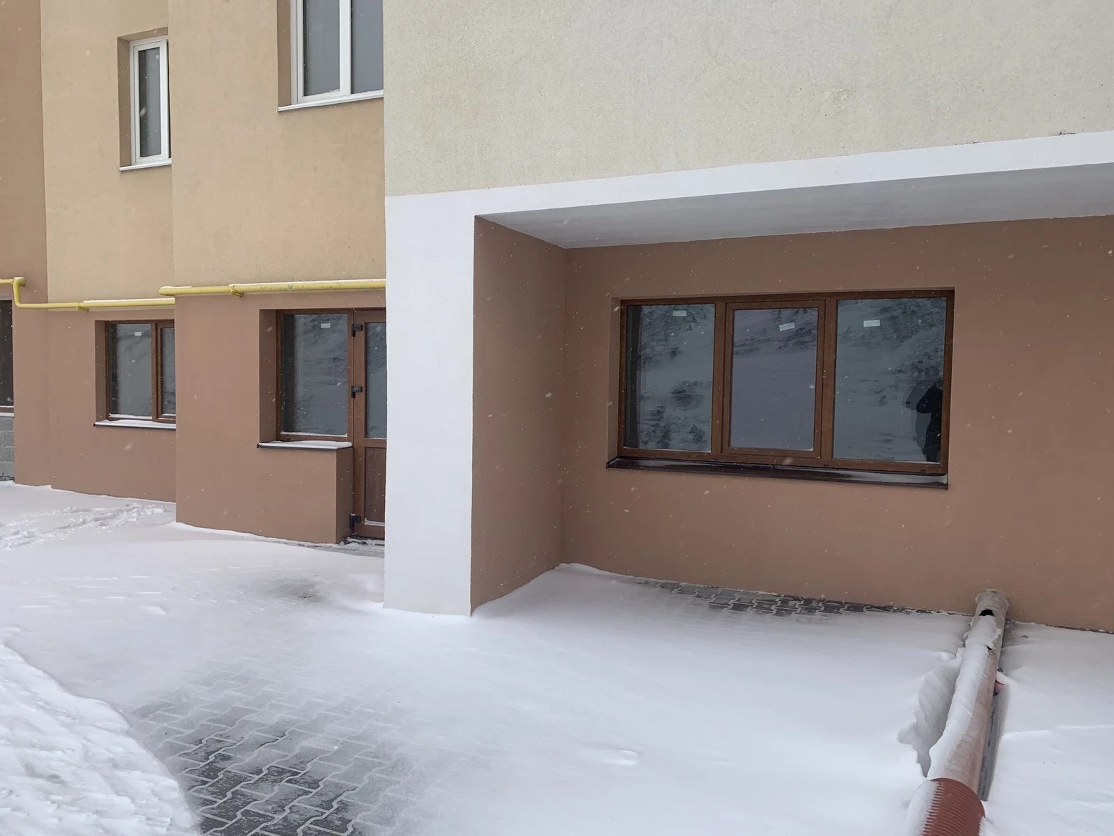 Продам нерухомість під комерцію 106 m², 1 пов./10 поверхів. Юлія Іллєнка , Тернопіль. 