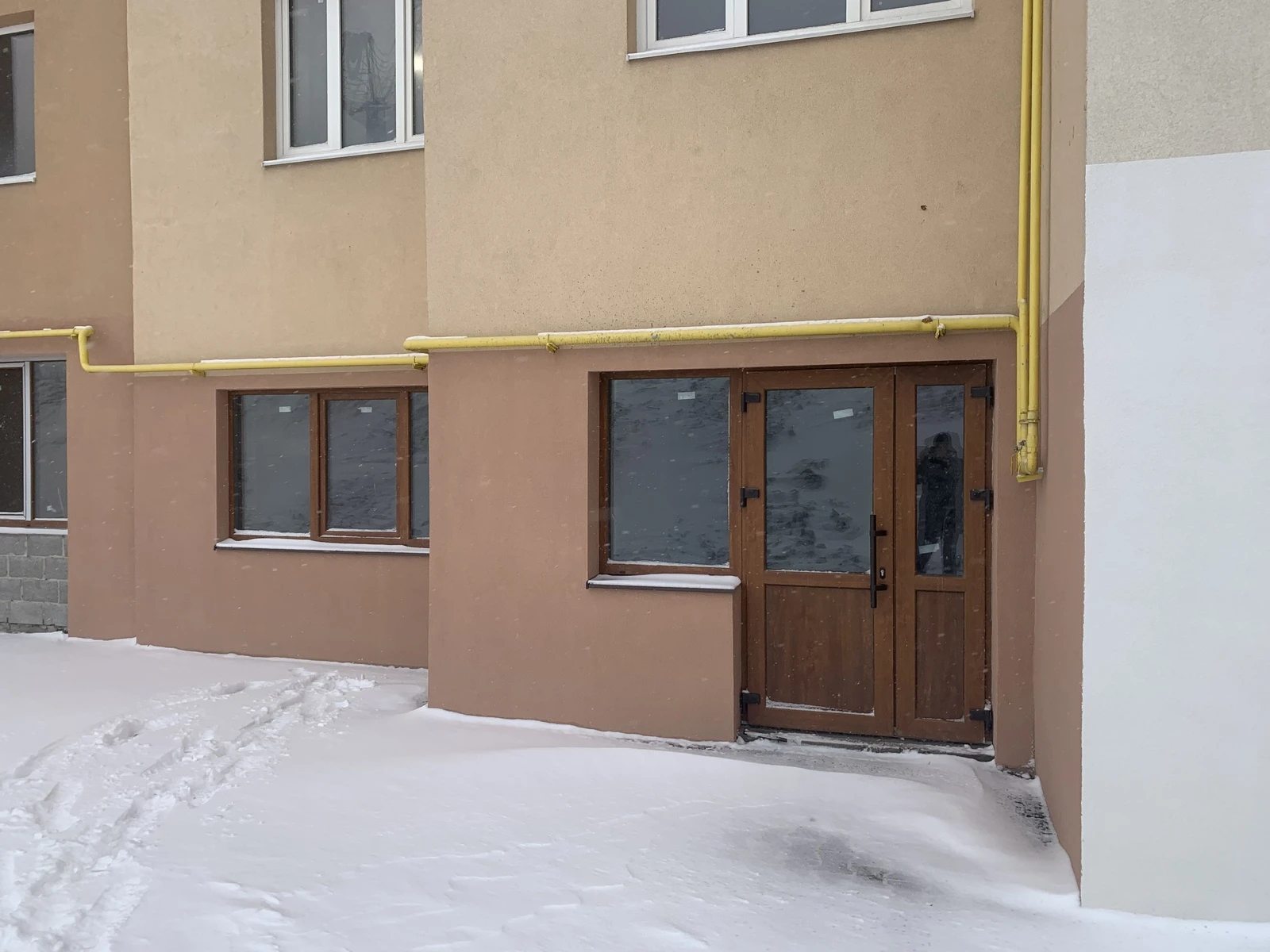 Продам нерухомість під комерцію 106 m², 1 пов./10 поверхів. Юлія Іллєнка , Тернопіль. 