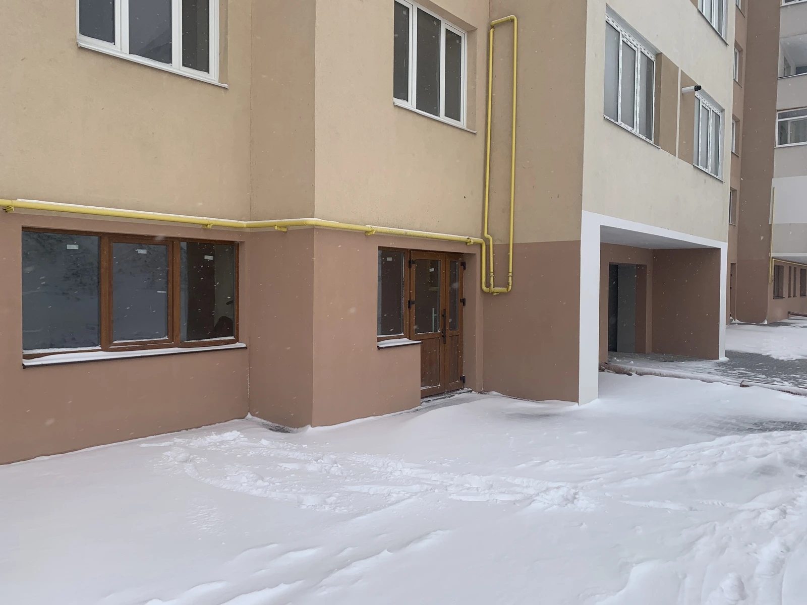 Продам нерухомість під комерцію 106 m², 1 пов./10 поверхів. Юлія Іллєнка , Тернопіль. 