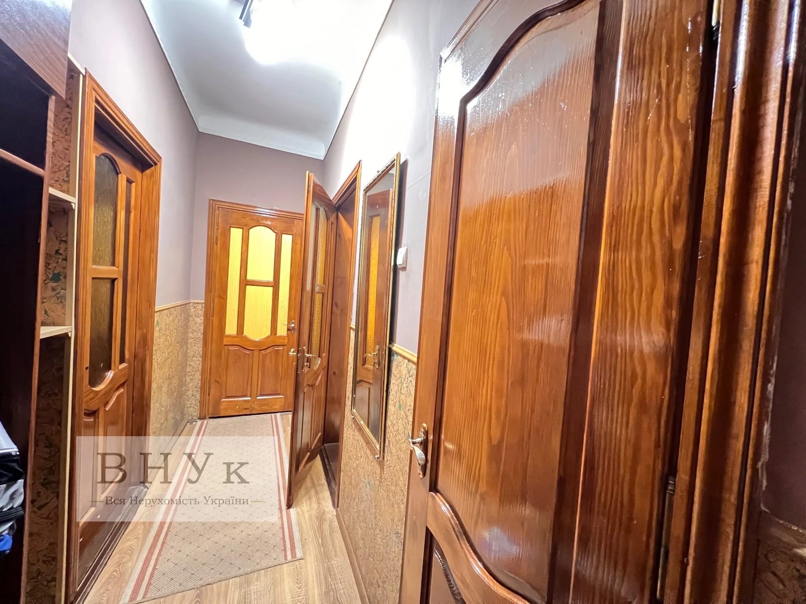 Продаж квартири 2 кімнати, 45 m², 1 пов./3 поверхи. Руська , Тернопіль. 