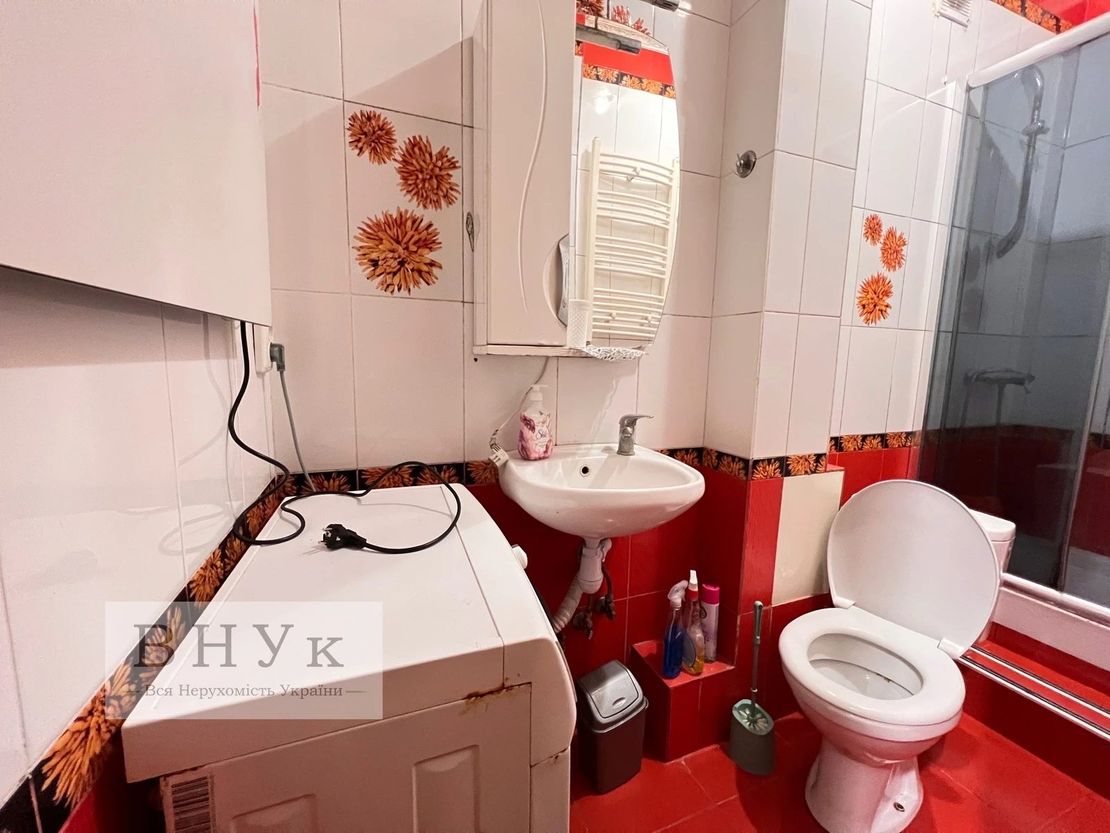 Продаж квартири 2 кімнати, 45 m², 1 пов./3 поверхи. Руська , Тернопіль. 