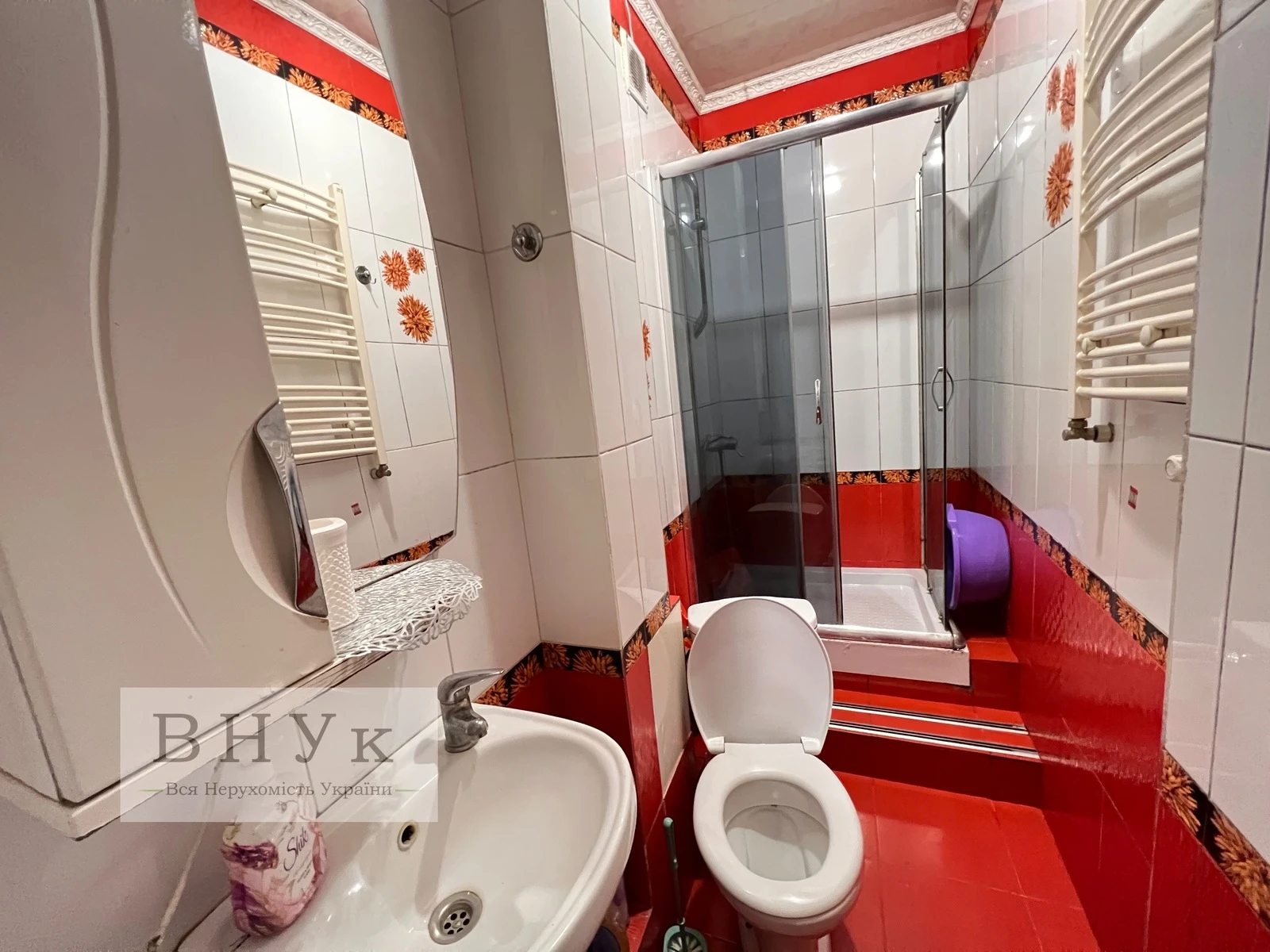 Продаж квартири 2 кімнати, 45 m², 1 пов./3 поверхи. Руська , Тернопіль. 