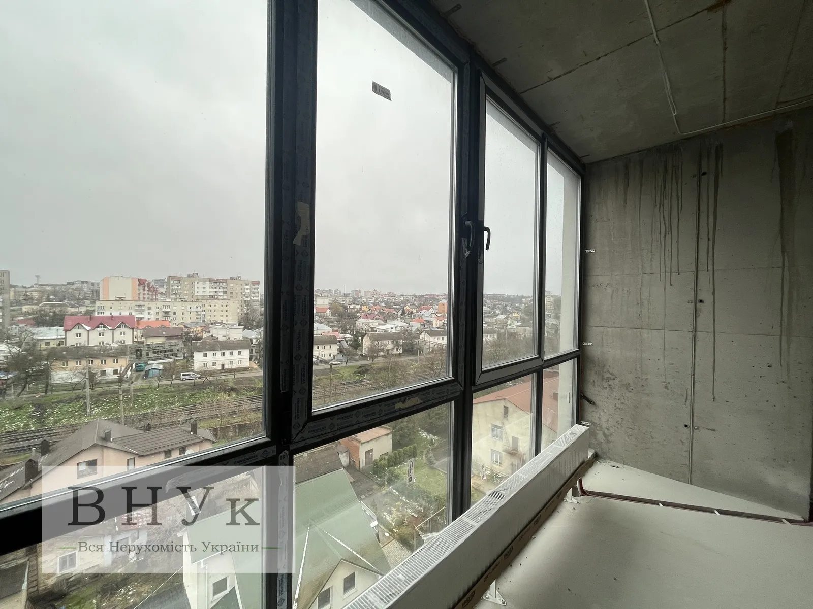 Apartments for sale. 1 room, 45 m², 9th floor/10 floors. Zamonastyrska , Ternopil. 