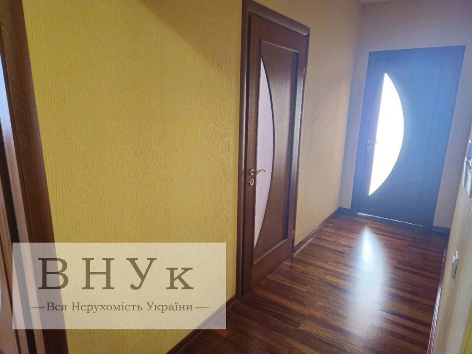 Apartments for sale. 3 rooms, 98 m², 9th floor/9 floors. Zluky pr., Ternopil. 