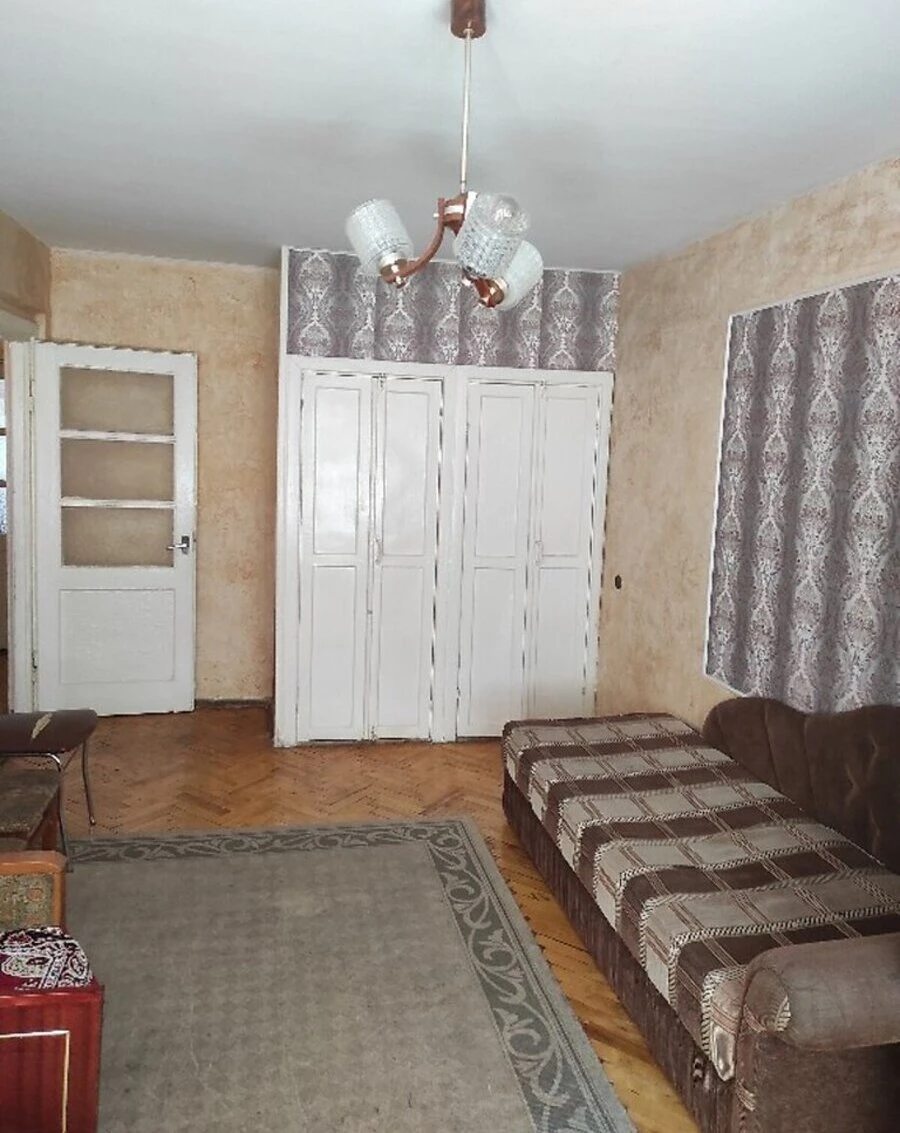 Apartments for sale. 3 rooms, 65 m², 2nd floor/5 floors. Brovarna vul., Ternopil. 
