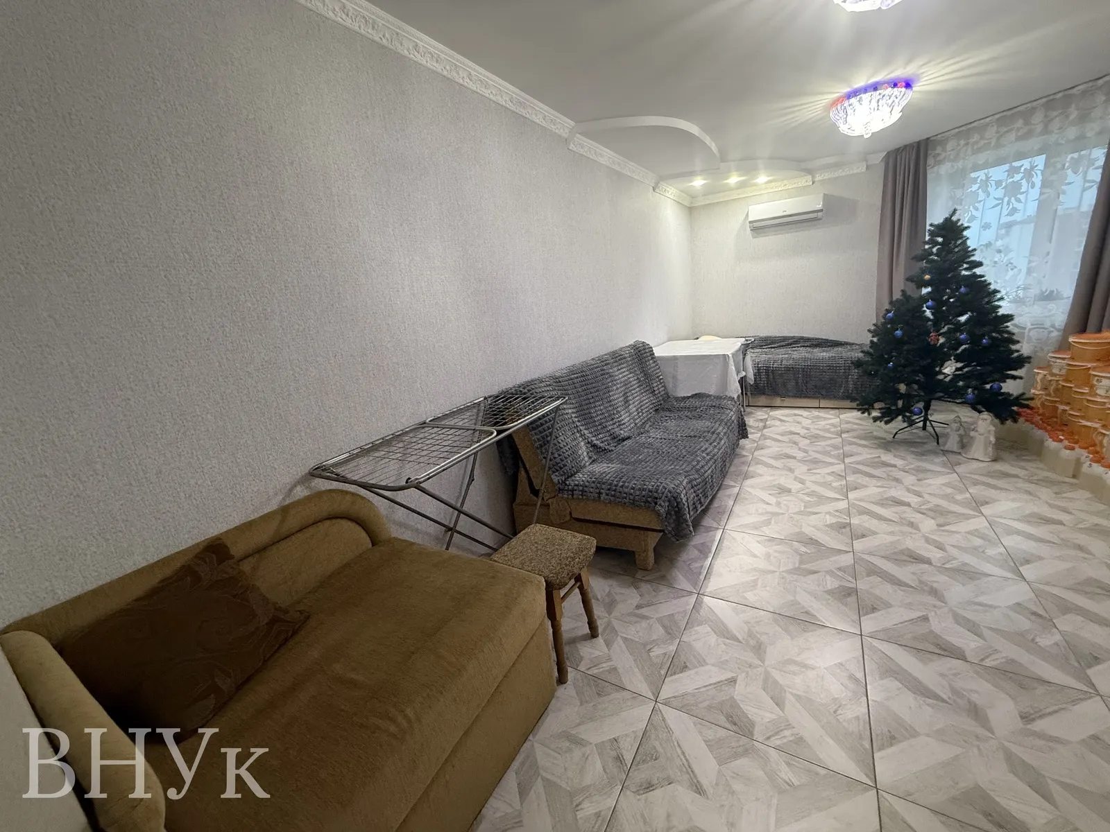 Apartments for sale 3 rooms, 788 m², 10th fl./11 floors. Halytska vul., Ternopil. 