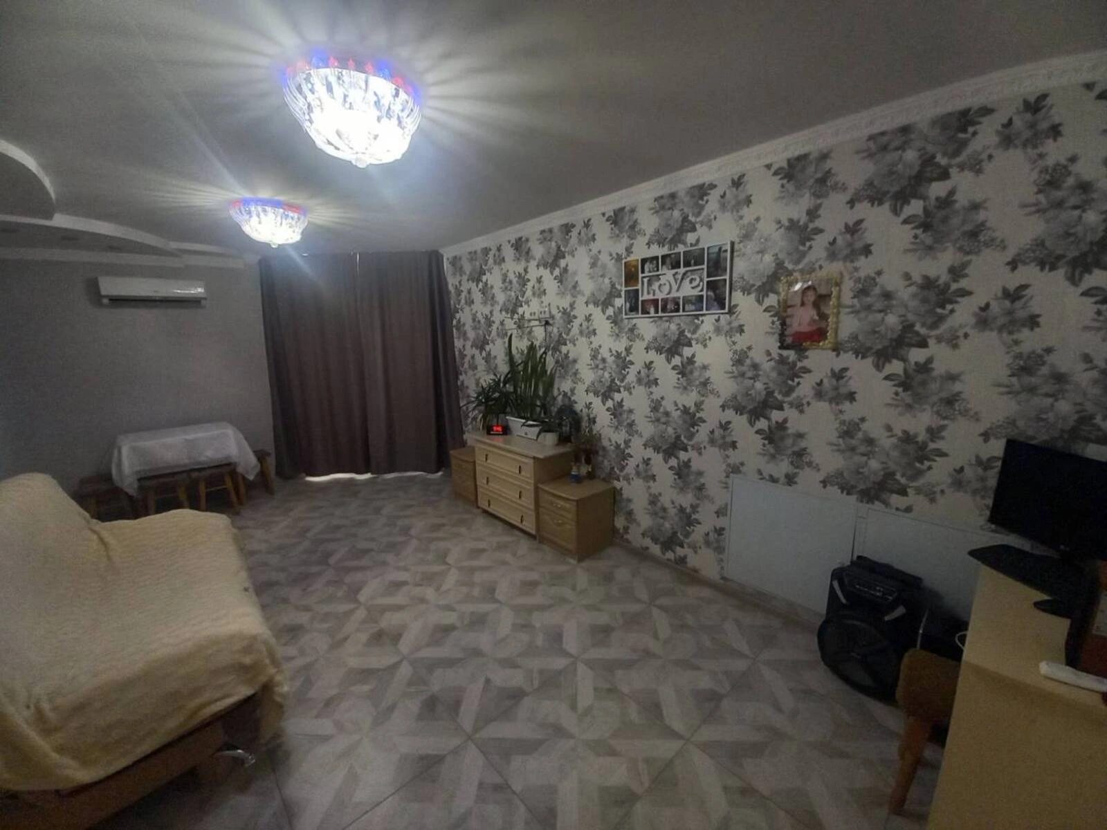 Apartments for sale. 3 rooms, 788 m², 10th floor/11 floors. Halytska vul., Ternopil. 
